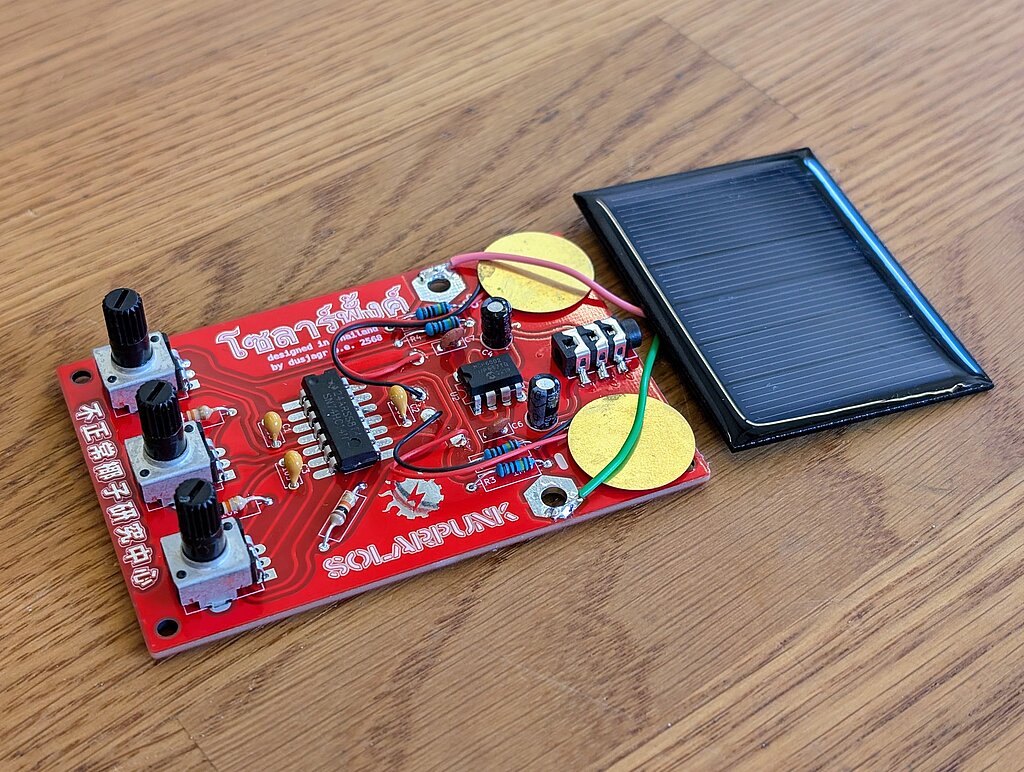 Solarpunk Synthesizer Lötworkshop