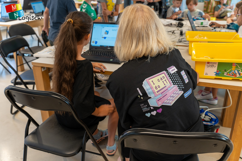 Robotik und Coding – spielerisch programmieren lernen (gerne mit Eltern!)